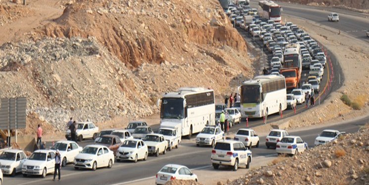 ترافیک ورودی شهر رودبار سنگین است
