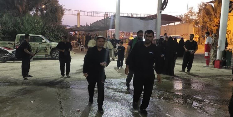 زائران به همت سپاه از مرز خسروی به کرمانشاه رایگان منتقل می‌شوند
