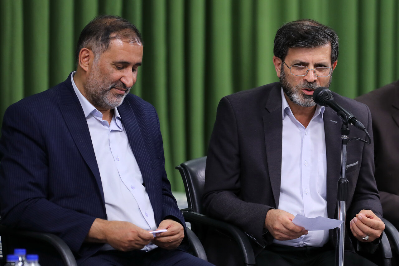آقا، «غزل۳» اخوان ثالث را مثل دعای ابوحمزه ثمالی میدانست/ با مدیحه مخالف بود و میگفت به جایش برای همسرتان عاشقانه بگویید آقا، «غزل۳» اخوان ثالث را مثل دعای ابوحمزه ثمالی میدانست/ با مدیحه مخالف بود و میگفت به جایش برای همسرتان عاشقانه بگویید